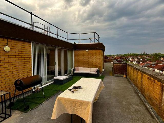 Apartment for rent in Temple Fortune, Greater London