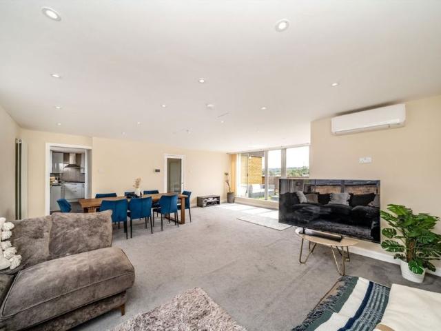 House for rent in Temple Fortune, Greater London