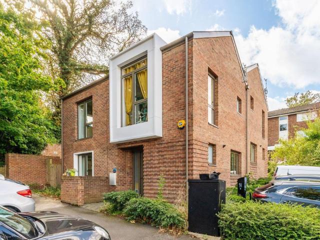 House for rent in London Borough of Croydon, Upper Norwood