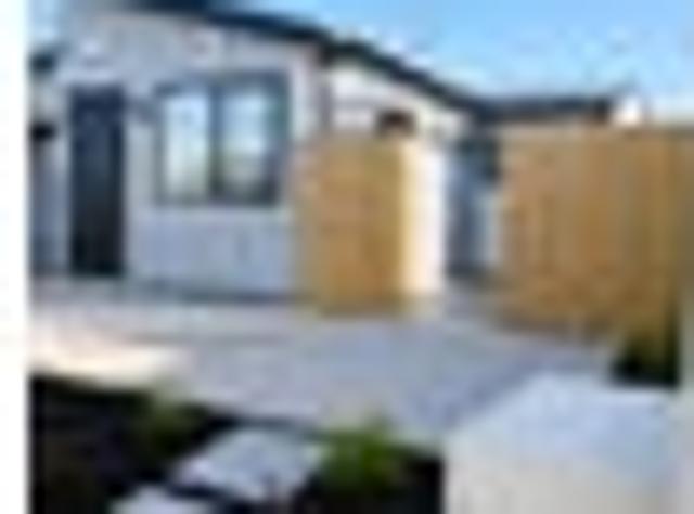 Townhouse for rent in Woodend, Canterbury
