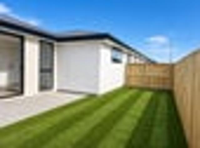 Townhouse for rent in Woodend, Canterbury