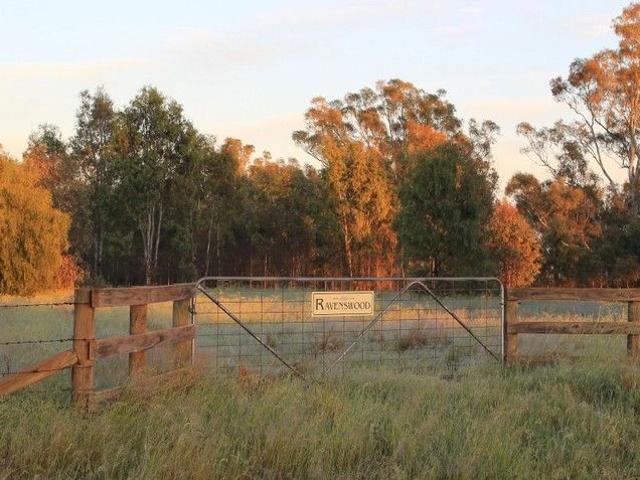 Cottage for sale in Picola West, Victoria
