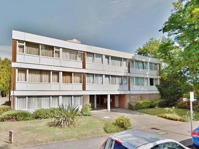 House for sale in Horsell, Woking