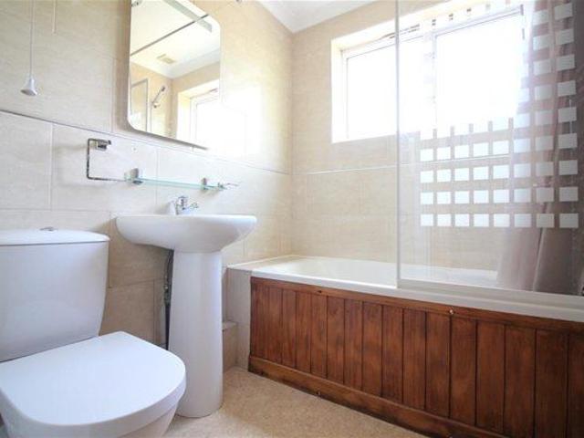 Apartment for rent in London Borough of Hounslow, Cat Hill