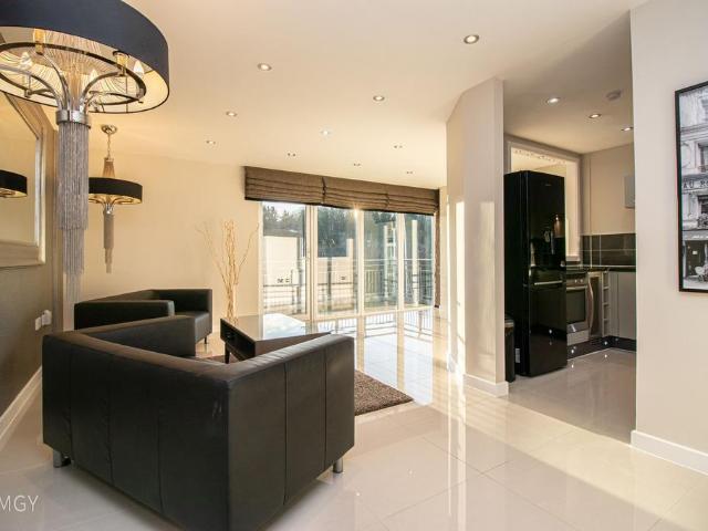 Apartment for rent in Cardiff International Sports Village, Falcon Lodge