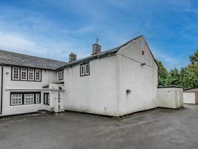 House for sale in Halifax, West Yorkshire