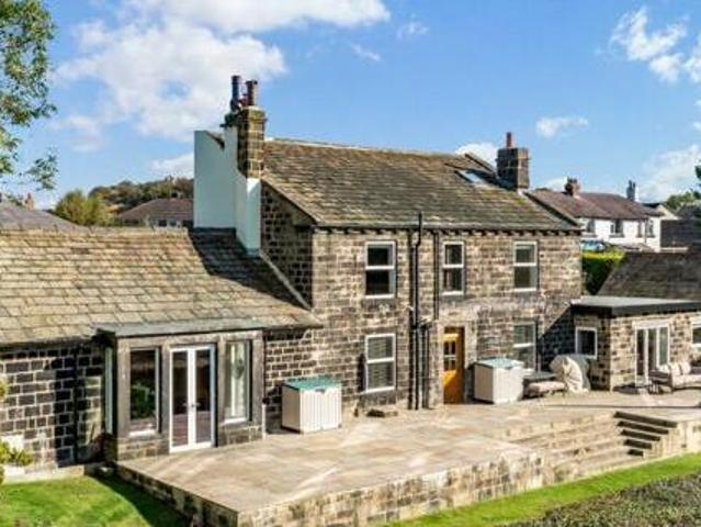 House for sale in Leeds, West Yorkshire