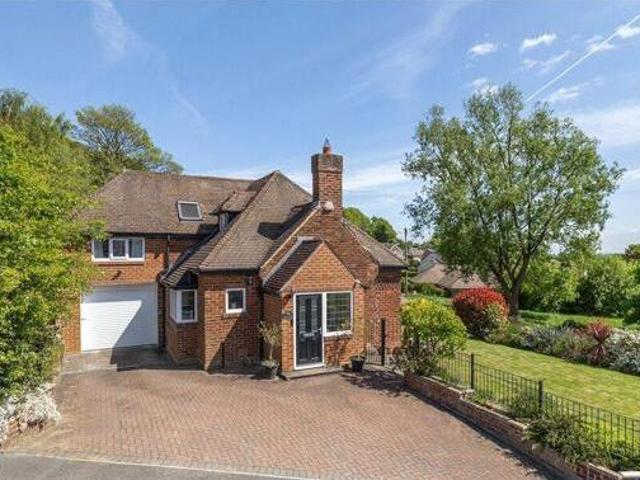 House for sale in Rawdon, West Yorkshire
