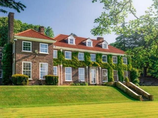 House for sale in Sturton Grange, Garforth