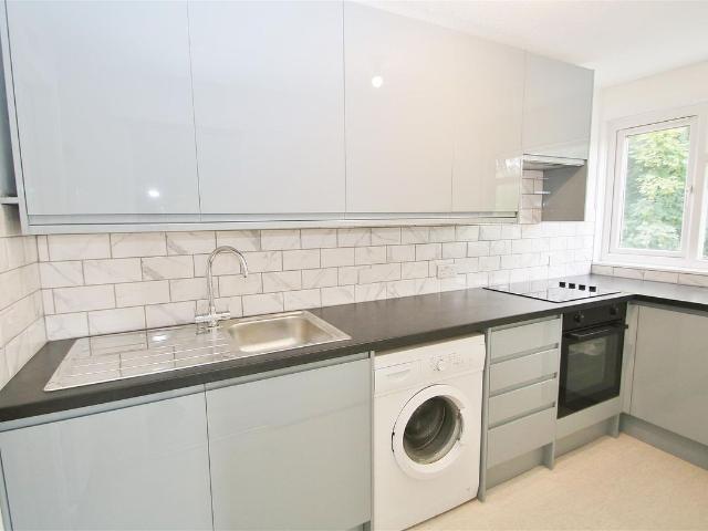Apartment for rent in Hook, Greater London