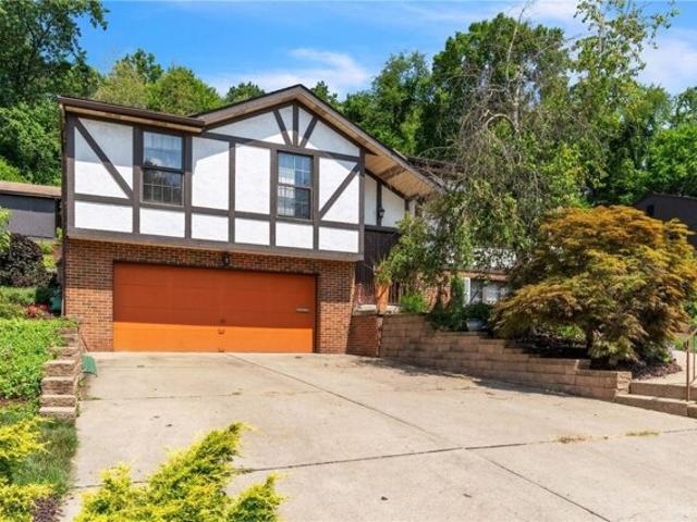 House for sale in Carnegie