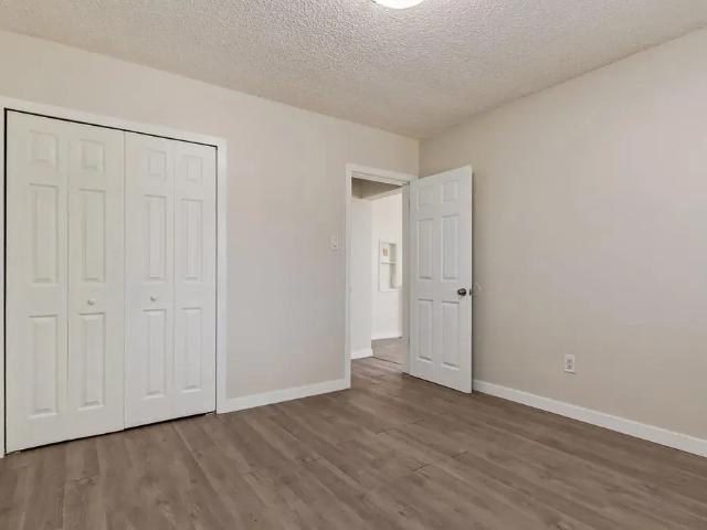 Apartment for rent in Elmwood Park, Edmonton
