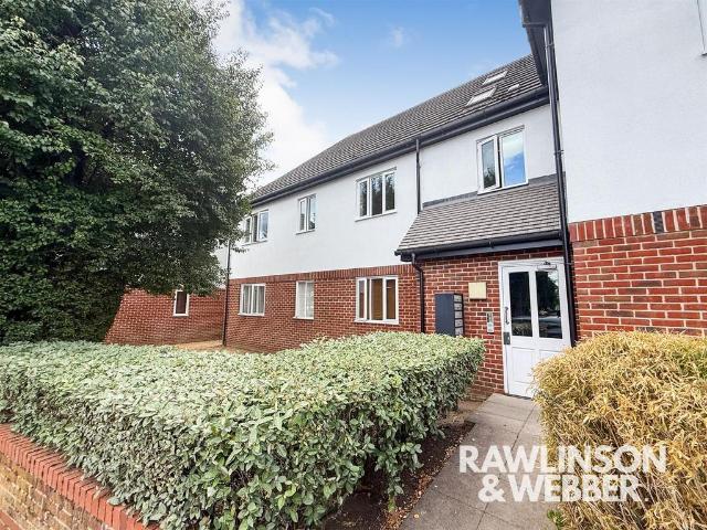Apartment for rent in Blackhills, Surrey