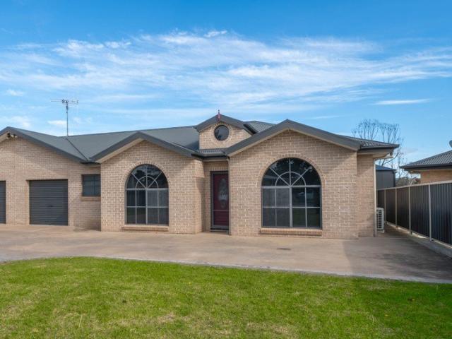 House for sale in Bedgerabong, New South Wales