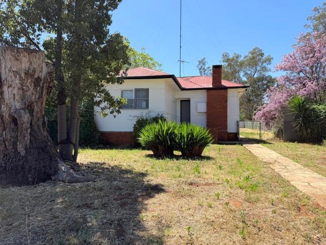 House for rent in Peak Hill, Parkes Shire Council