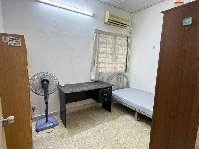 Room for rent in Petaling, Alam Impian