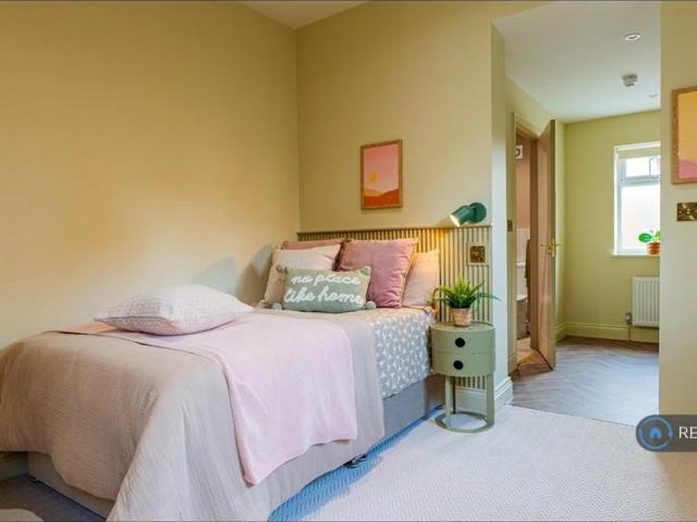 House for rent in Alton Barnes, Essex