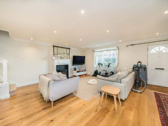 House for rent in London Borough of Merton, Merton Park