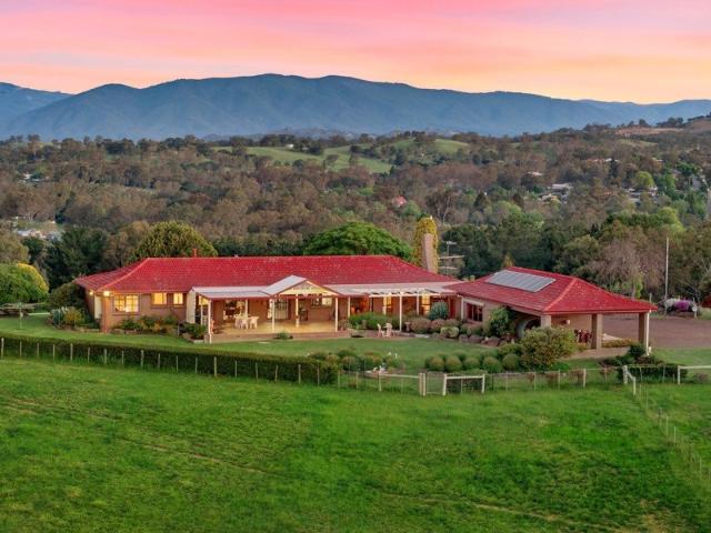 Cottage for sale in Alexandra, Shire of Murrindindi