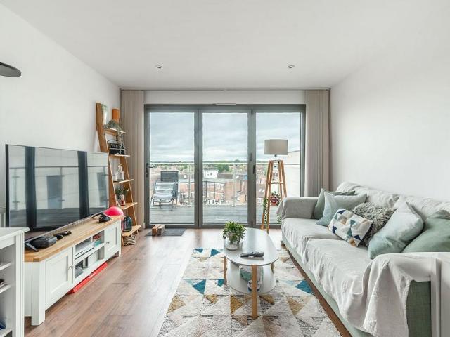 Apartment for rent in Lane, Greater London