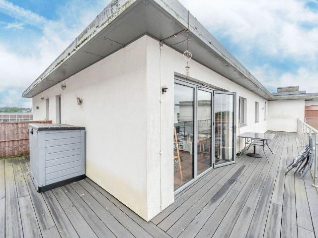Apartment for rent in Lane, Greater London