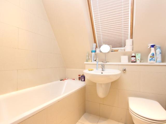 Apartment for rent in Lane, Greater London