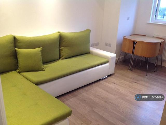 Apartment for rent in Lane, Greater London