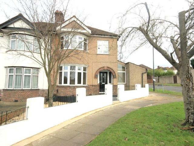 House for rent in Lane, Greater London