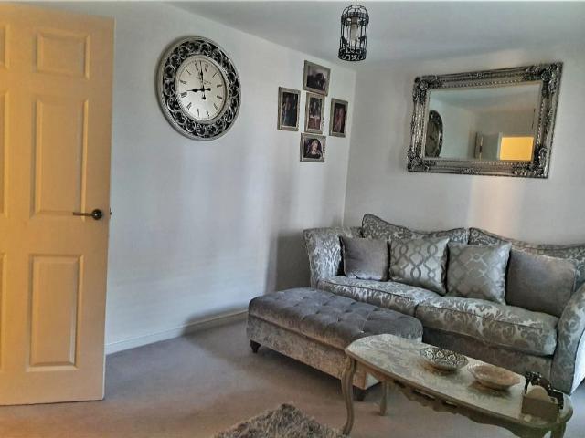 Room for rent in Lane, Greater London