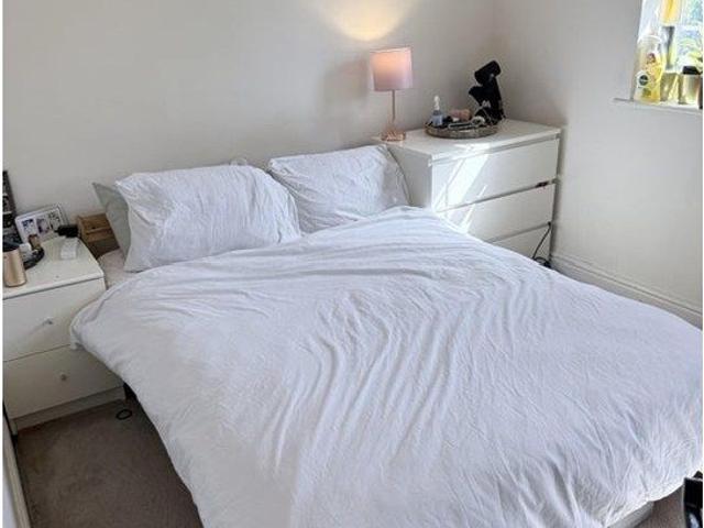 Room for rent in Kirkstall, West Yorkshire