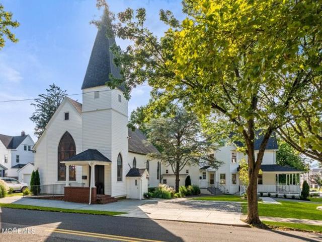 House for sale in Atlantic Highlands, New Jersey