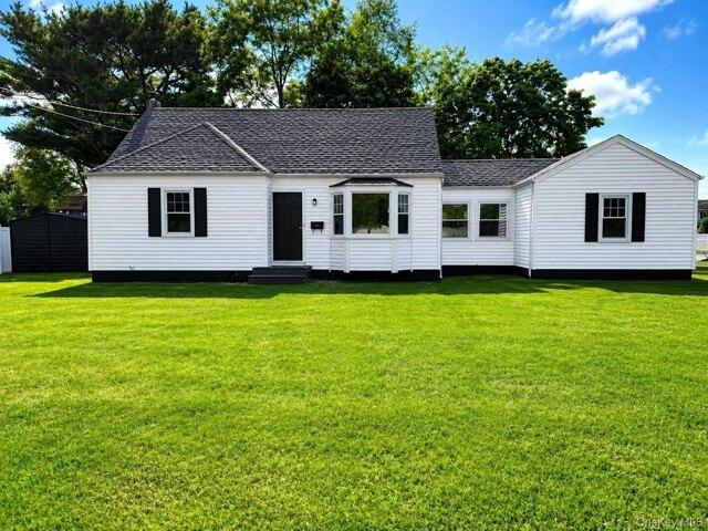 House for sale in Bohemia, New York