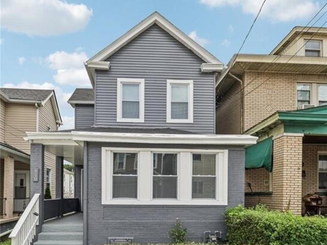 House for sale in Carnegie