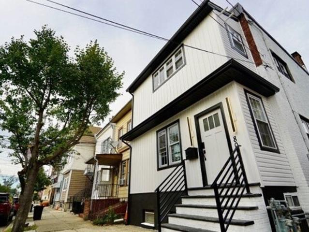 House for sale in Union Square, Elizabeth