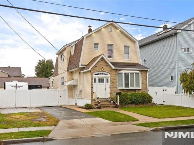 House for sale in Lyndhurst, Bergen County