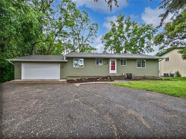 House for sale in Maple Grove House for sale in Maple Grove