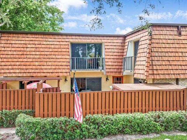 House for sale in Greenacres