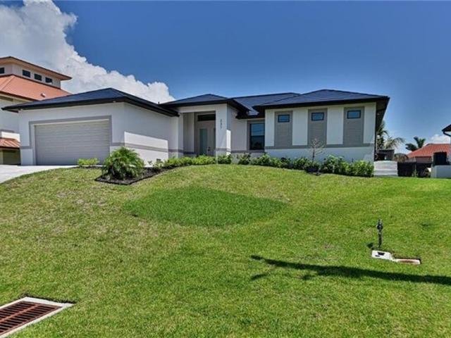 House for sale in Bonita Springs