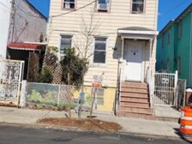 House for sale in Queens, Arverne
