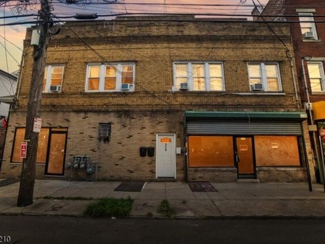 House for sale in Elizabeth, New Jersey