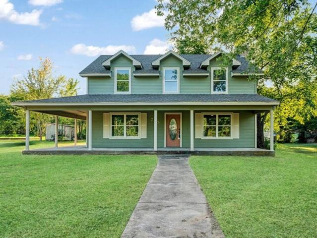House for sale in Paris, Texas