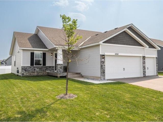 House for sale in Lakeville