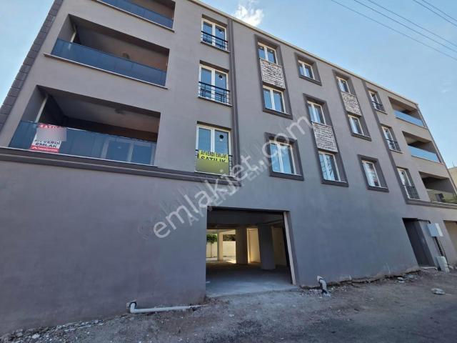 Akhisar, Manisa içerisinde satılık mülk
