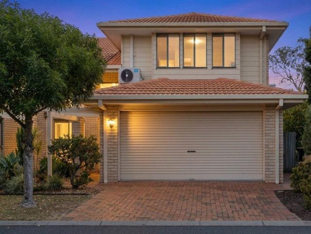 Townhouse for sale in Toombul, Queensland