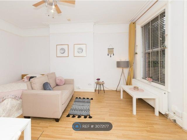 Studio for rent in Katesgrove, Reading