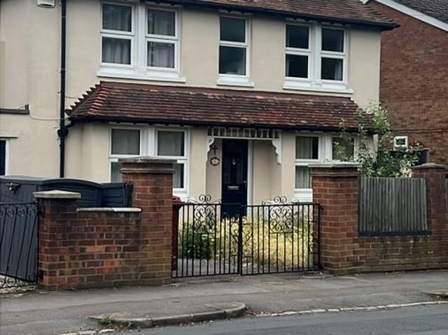 House for rent in Newtown, Reading