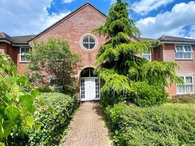 House for sale in Farnborough, Hampshire