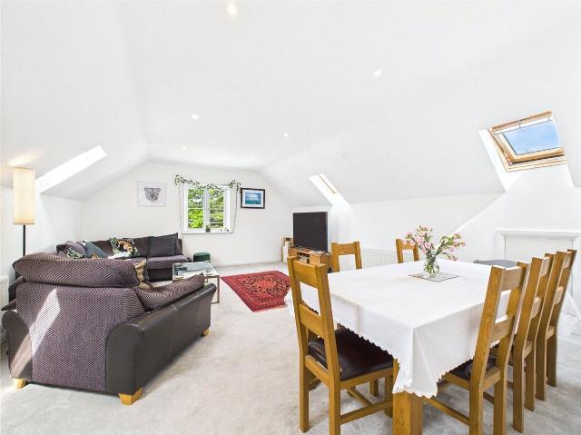 Apartment for rent in Church Crookham, Hart