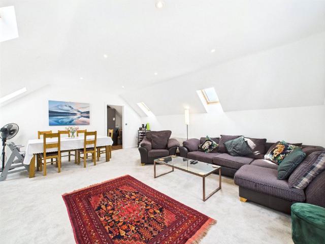 Apartment for rent in Church Crookham, Hart
