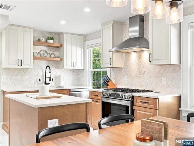 House for sale in Fair Lawn, New Jersey